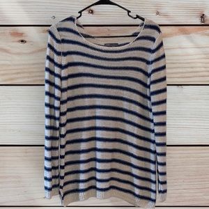 Vince lightweight tunic length sweater in size medium